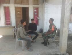 Komsos Babinsa Koramil 11/WT Tingkatkan Kedekatan dengan Warga