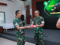 Masyarakat Aceh Barat Serahkan Senjata Api Sisa Konflik kepada TNI