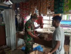 Babinsa Teunom Pantau Stabilitas Harga Sembako di Pasar Lokal