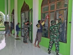 Koramil 1004-09/Sampanahan dan Masyarakat Bersatu dalam Karya Bakti