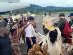 Uskup Bogor Disambut Hangat di Oksibil, Satgas Korpasgat Dukung Perayaan 100 Tahun KSFL