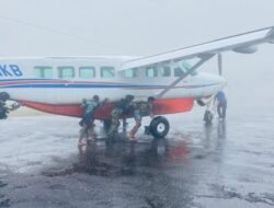 Cuaca Buruk, Pesawat Grand Caravan Milik AMA Lakukan Remain Overnight di Bandara Tigiles Sinak Satgas Korpasgat Dukung Operasional Bandara