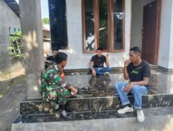 Babinsa Ende Jalin Komsos dan Pamwil Bersama Warga Desa Bheramari