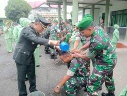 Kodim 0105/Abar Gelar Upacara Korp Raport Kenaikan Pangkat dengan Tradisi Siraman Mandi Kembang