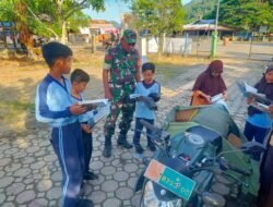 Babinsa Koramil 01 Jaya Gelar Motor Pintar, Semarakkan Semangat Membaca di SDN 1 Jaya