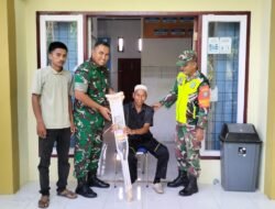 Bentuk Kepedulian Kapten Inf Hendrianus Putra, Danramil 01/Sungaimas Memberikan Bantuan kepada Salah satu Warga di Kec. Sungaimas