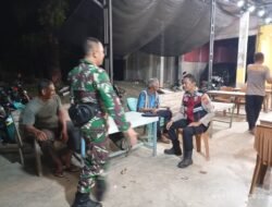 Babinsa dan Perangkat Desa Gelar Patroli Siskamling, Wujudkan Keamanan dan Perdamaian di Johan Pahlawan