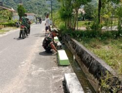 Gotong Royong Babinsa dan Warga Desa Bakau Hulu, Wujudkan Lingkungan Bersih dan Rapi