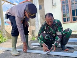 TNI dan Polri Bersatu Membangun Mushola di TMMD Ke-126