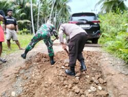 Babinsa dan Bhabinkamtibmas Gotong Royong Perbaiki Jalan Rusak di Bacan
