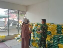 Kodim 1203/Ketapang Terus Gencarkan Penjualan Beras SPHP Lewat Gerakan Pangan Murah (GPM)