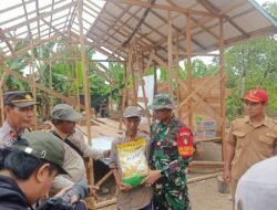 Sentuhan Kepedulian TNI: Dansatgas TMMD Serahkan Sembako untuk Kai Salamun