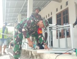 Dansatgas TMMD Ke-126 Potong Baja Ringan untuk Tower Mushola di Desa Tumih