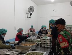 Babinsa Koramil 1203-01/Nanga Tayap Dampingi Penyaluran Program Makan Bergizi (MBG) di Sekolah-Sekolah Kecamatan Nanga Tayap