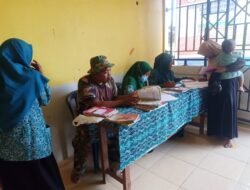Anggota Satgas TMMD Hadir di Posyandu Desa Tumih