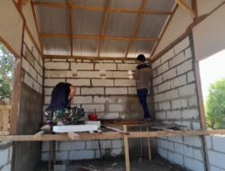 Warga Desa Tumih Apresiasi Pembangunan Poskamling TMMD