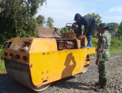 Dan SSK TMMD Ke-126 Tinjau Pengerasan Jalan di Desa Tumih