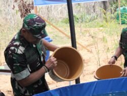 Dankodiklatad Dukung Program Ketahanan Pangan TNI AD, Tebar Bibit Ikan di Yonif TP 826