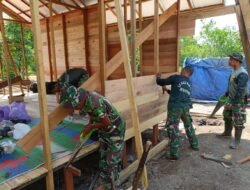 Kepedulian TNI Terlihat Lewat Rehabilitasi RTLH di Desa Tumih