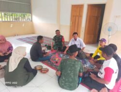 Babinsa di Hari Libur, Membangun Kepercayaan dan Kebersamaan di Desa Sawang