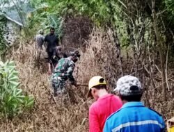 TNI dan Masyarakat Bersinergi, Gotong Royong Bersihkan Saluran Irigasi di Padang Batung