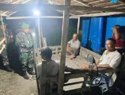 Babinsa Koramil 1509-02/Obi Lakukan Pengontrolan Pos Ronda Malam, Jaga Keamanan Wilayah