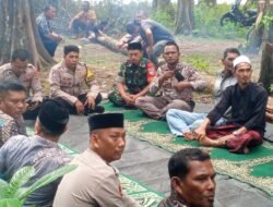 Babinsa Koramil 02/Sampoiniet Hadiri Kenduri Laut di Desa Krueng No