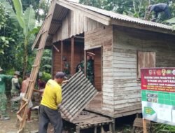 Pembongkaran Rumah Tua Warga Tandai Dimulainya Pembangunan TMMD