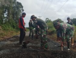 Gotong Royong Satgas dan Warga Desa Tumih Wujudkan Jalan yang Layak
