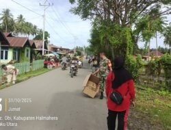 Gotong Royong Babinsa Koramil 03/Obi Bukti Kepedulian TNI Terhadap Kebersihan Desa