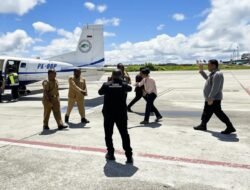 Gubernur Papua Tengah Kunjungi Expo UMKM dan Pimpin Upacara HUT Mimika, Disambut Satgas Korpasgat