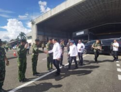 Menko Polkam dan Kepala BIN Kunjungi Timika, Satgas Korpasgat Kawal Operasional Bandara Mozes Kilangin