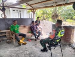 Babinsa Jajaran Korem 012 Pererat Kemanunggalan TNI-Rakyat Lewat Komsos di Nagan Raya