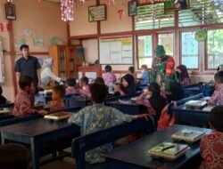 Babinsa Koramil 1203-06/Manis Mata Dampingi Program Makan Bergizi Gratis (MBG)