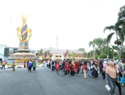 Kasdim 1001/HSU-BLG Hadiri Jalan Santai Milad Satu Abad Muhammadiyah Alabio dan Milad ke-113 Muhammadiyah Kalsel