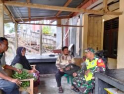 Jalin Keakraban dengan Warga Sertu Juliansyah Laksanakan Komsos di Desa Binaan