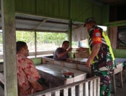 Babinsa Selalu Hadir di Tengah Warganya Melalui Komsos