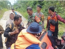 Jajaran Korem 012/TU Gerak Cepat Bantu Evakuasi Warga Trumon Timur Terdampak Banjir