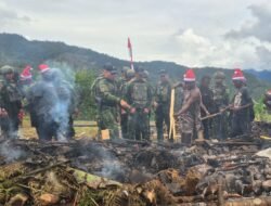 Letjen TNI Bambang Trisnohadi Hadiri Bakar Batu di Puncak Jaya, Satgas Korpasgat Pastikan Operasional Bandara Lancar