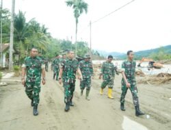 Respons Cepat TNI: Korem 012/TU Gerak Cepat Bantu Warga Terdampak Banjir