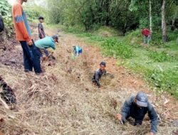 Koramil Amuntai Utara Gelar Karya Bakti Cegah Banjir di Desa Panawakan