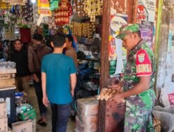 Babinsa Pantau Harga Sembako di Kecamatan Jaya, Ketersediaan Masih Stabil