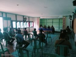 Babinsa Sungai Laur Hadiri Penyerahan BLT Dana Desa di Bengaras