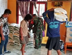 Babinsa Muting Pastikan Penyaluran BLT Beras dan Minyak Goreng Tepat Sasaran