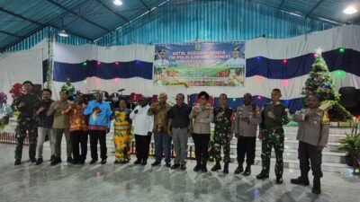 Satgas Kopasgat Hadiri Ibadah Natal Lintas Agama di Dogiyai, Perkuat Kerukunan ASN, TNI-Polri, dan Masyarakat