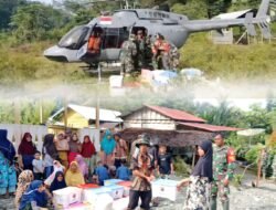 Helikopter BNPB Salurkan Bantuan Sembako ke Desa Sikundo Aceh Barat