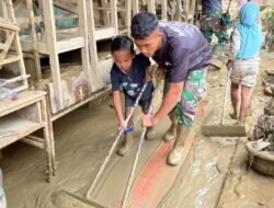 Prajurit Korem 012/TU Bersihkan Sekolah Terdampak Banjir di Aceh Tamiang