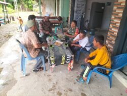 Babinsa Koramil Panga Pererat Silaturahmi Melalui Komsos dengan Warga Desa Tuwi Kayee