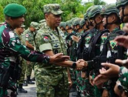 Pangdam XXIV/Mandala Trikora Pimpin Riksiapops Satgas Pamtas RI–PNG Yonif 757/GV