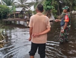 Genangan Air 40 Cm, Warga Binaan Dihimbau Babinsa Untuk Terus Waspada